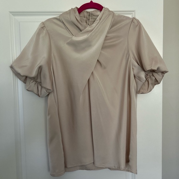 Entro Criss Cross Cream Top - Picture 2 of 9